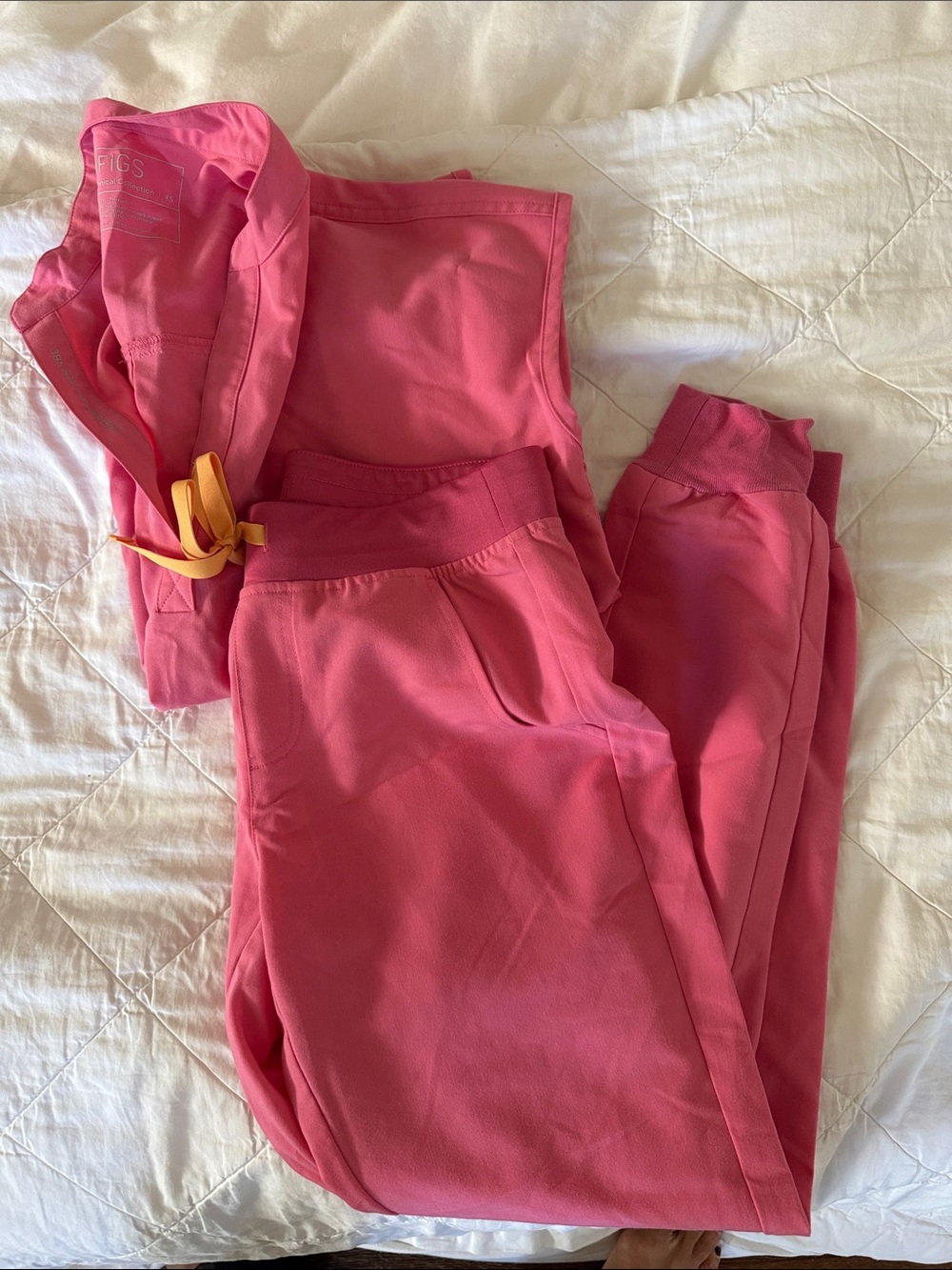 Figs Rafaela top and Zamora joggers neon pink/ coral XS